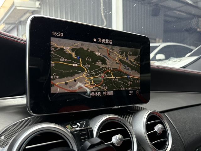 Mercedes-Benz/賓士 C63 AMG  第12張相片