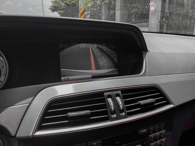 Mercedes-Benz/賓士 C250  第14張相片