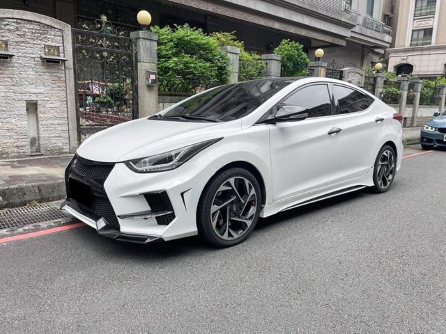 Hyundai Elantra  第2張相片