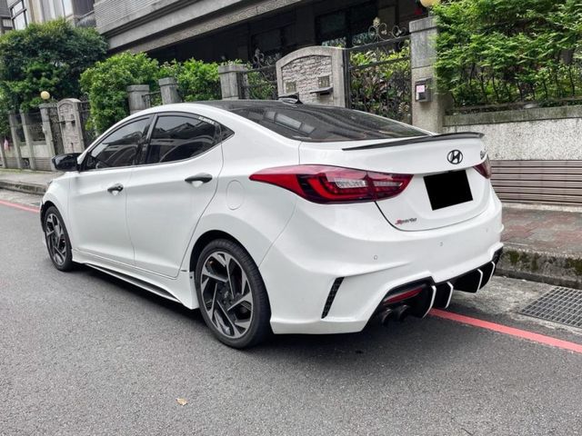 Hyundai Elantra  第5張相片