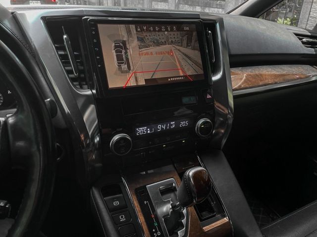 Toyota ALPHARD  第10張相片