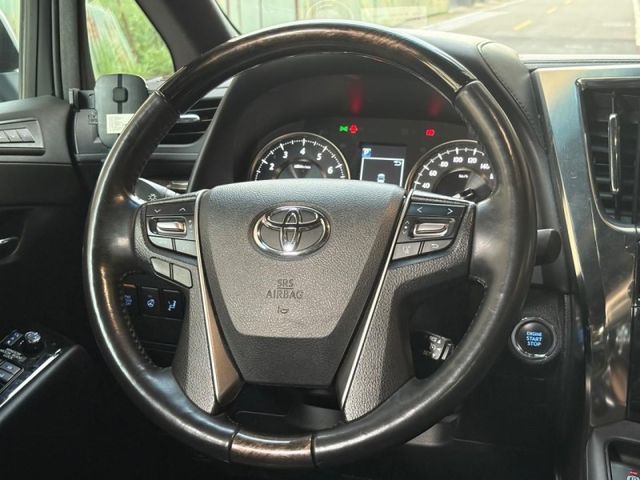Toyota ALPHARD  第9張相片
