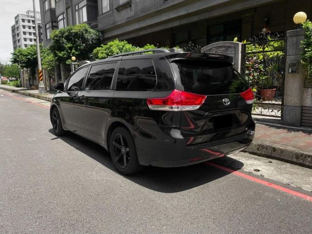 Toyota Sienna  第5張相片