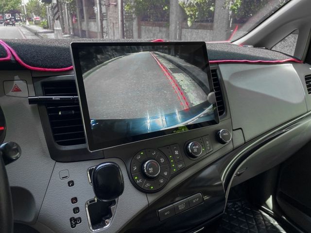 Toyota Sienna  第12張相片