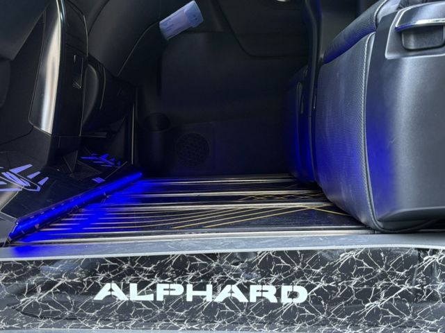 2018 ALPHARD 最新價格 很重要要打兩遍 3.5 汽油 冷熱椅 定速巡航 星空頂 免鑰匙 前後大螢幕 地板 迎賓燈 最新價格  第12張相片