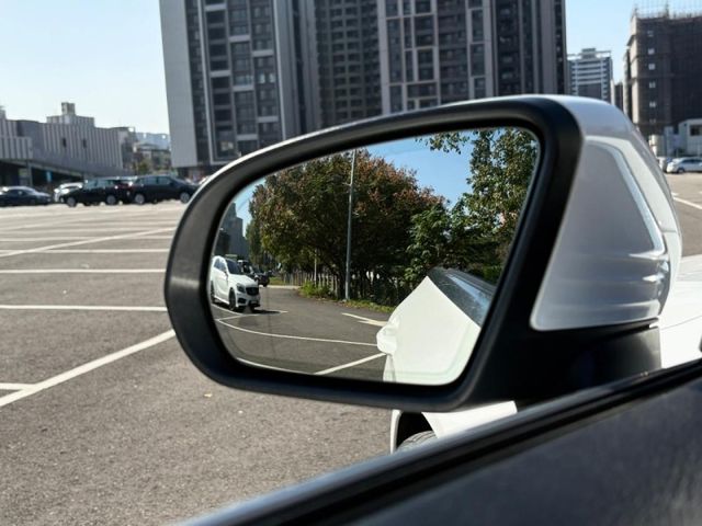 Mercedes-Benz/賓士 C180  第12張相片