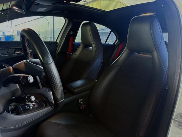 Mercedes-Benz/賓士 A-CLASS  第10張相片