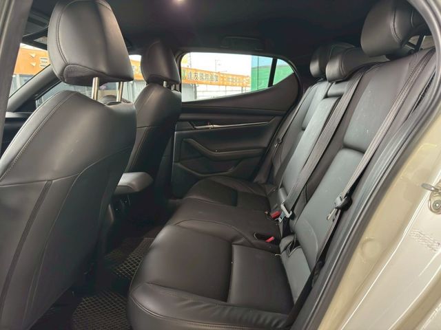 Mazda Mazda3  第6張相片