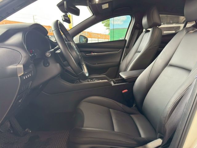 Mazda Mazda3  第9張相片