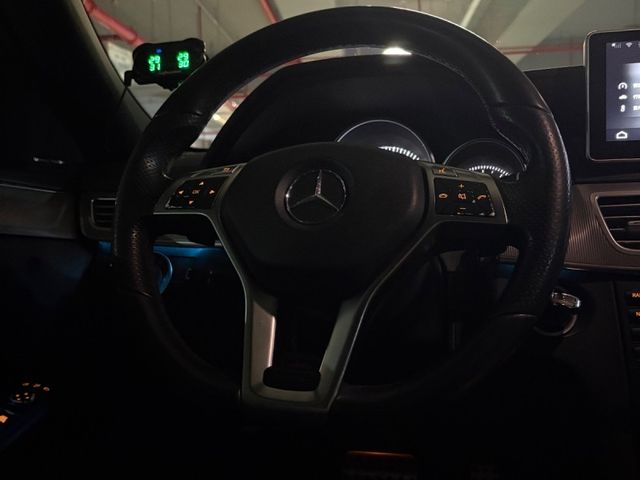 Mercedes-Benz/賓士 E-CLASS  第16張相片