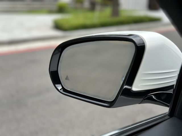 Mercedes-Benz/賓士 E-CLASS  第10張相片