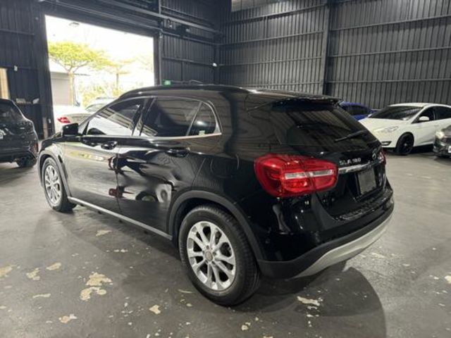 M-BENZ賓士 GLA180  第4張相片