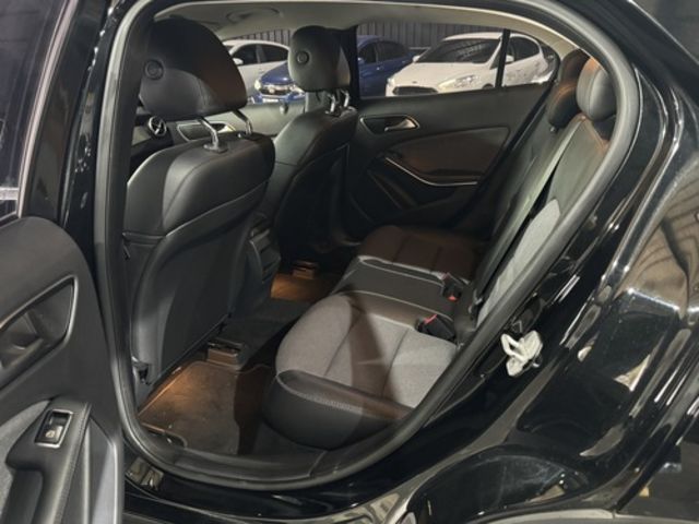 M-BENZ賓士 GLA180  第6張相片