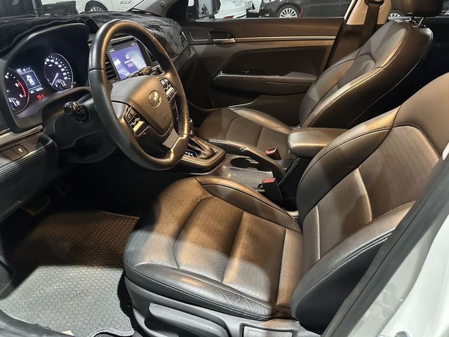 HYUNDAI現代 ELANTRA  第5張相片
