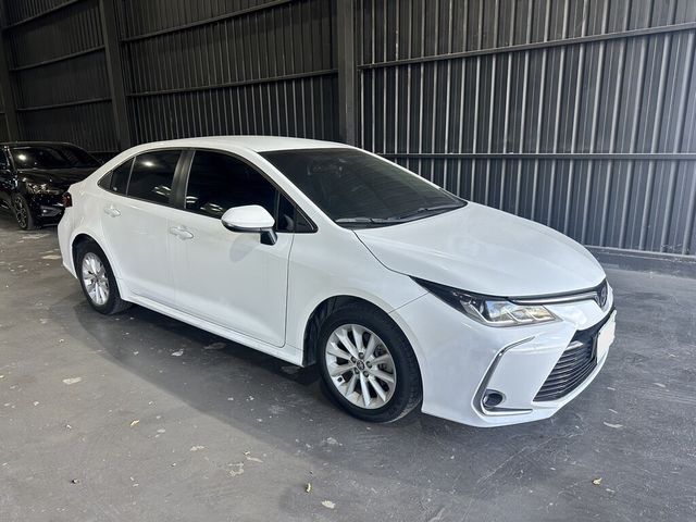 TOYOTA豐田 ALTIS  第2張相片