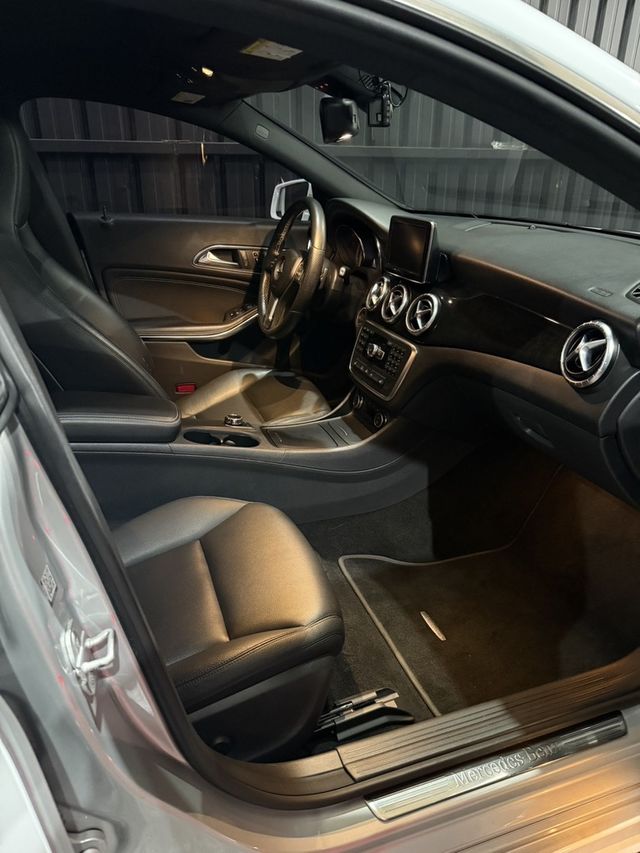 M-BENZ賓士 CLA250  第5張相片