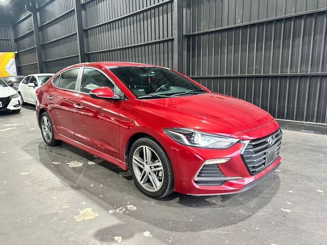 HYUNDAI現代 ELANTRA  第9張相片