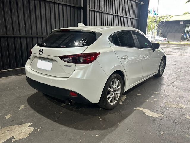 MAZDA馬自達 MAZDA 3  第7張相片
