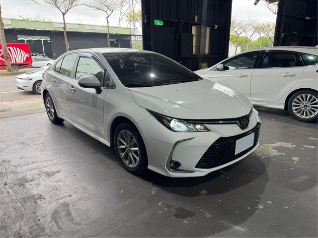 TOYOTA豐田 ALTIS  第2張相片