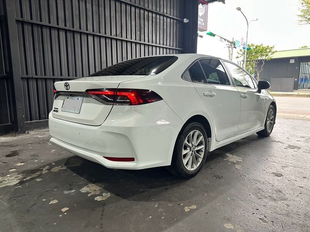 TOYOTA豐田 ALTIS  第4張相片