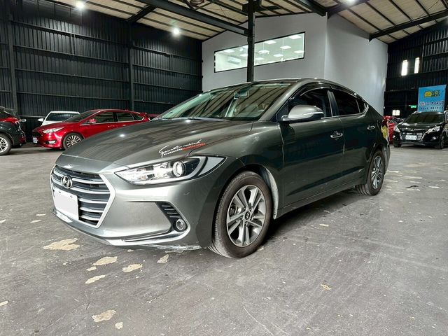 HYUNDAI現代 ELANTRA  第1張相片