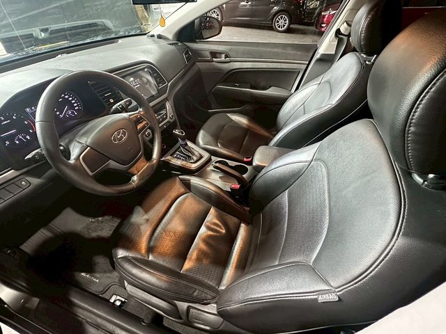 HYUNDAI現代 ELANTRA  第5張相片