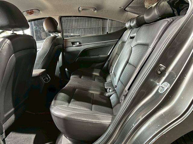 HYUNDAI現代 ELANTRA  第6張相片