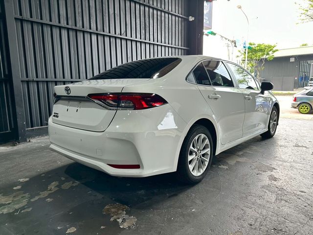 TOYOTA豐田 ALTIS  第3張相片