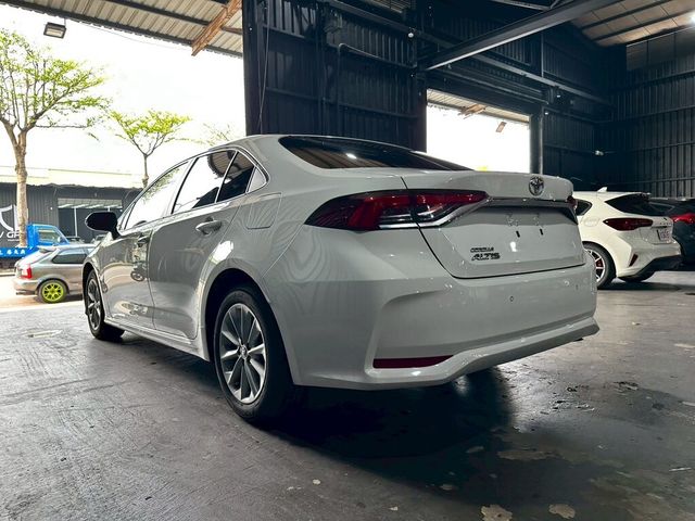 TOYOTA豐田 ALTIS  第4張相片