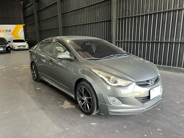 HYUNDAI現代 ELANTRA  第2張相片