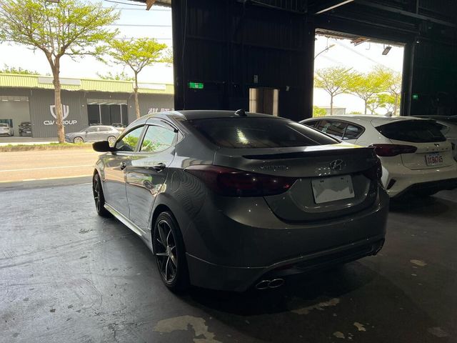 HYUNDAI現代 ELANTRA  第4張相片