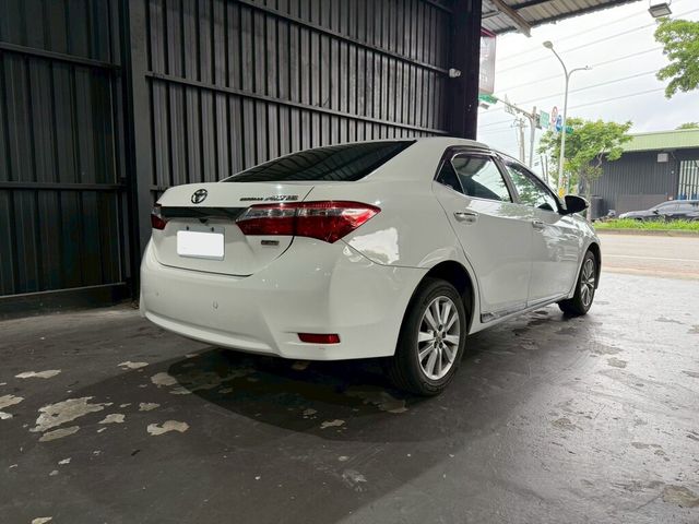 TOYOTA豐田 ALTIS  第3張相片