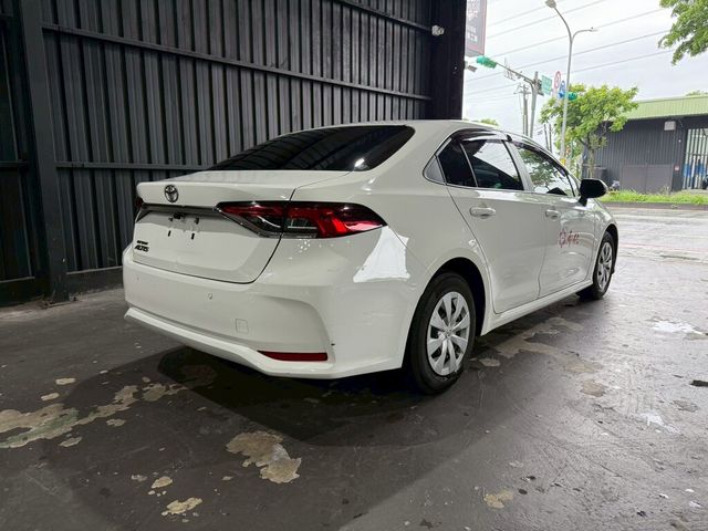TOYOTA豐田 ALTIS  第3張相片