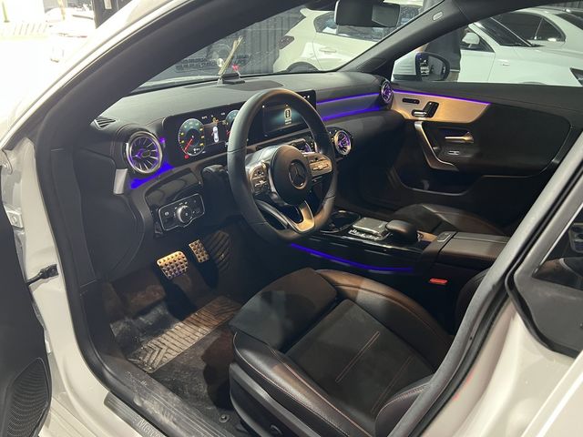 M-BENZ賓士 CLA250  第5張相片