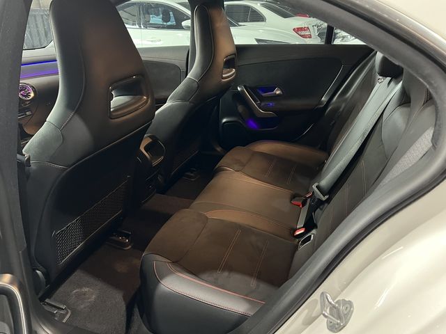 M-BENZ賓士 CLA250  第6張相片