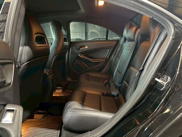 M-BENZ賓士 CLA250  第6張相片