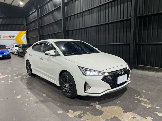 HYUNDAI現代 ELANTRA  第2張相片