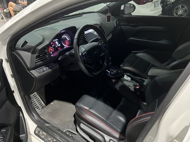 HYUNDAI現代 ELANTRA  第5張相片