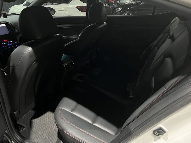 HYUNDAI現代 ELANTRA  第6張相片