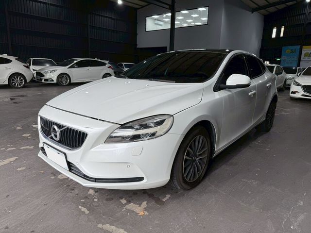 VOLVO富豪 V40  第1張相片