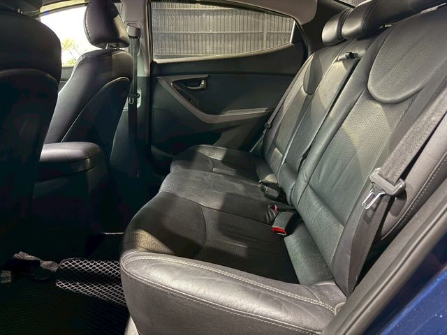 HYUNDAI現代 ELANTRA  第6張相片