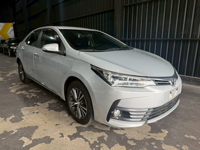 TOYOTA豐田 ALTIS  第2張相片