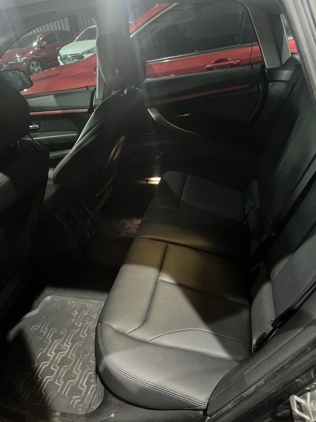 BMW寶馬 320 GT  第6張相片