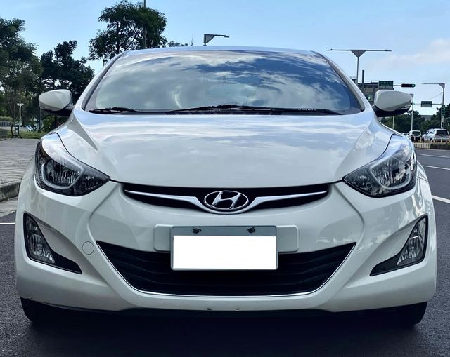 HYUNDAI現代 ELANTRA  第3張相片