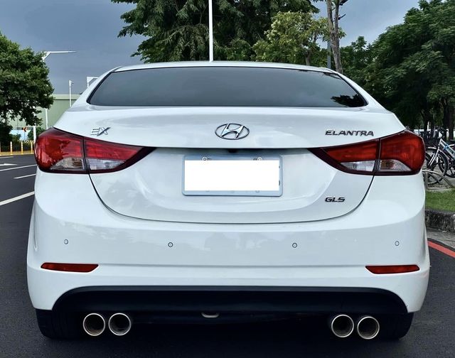 HYUNDAI現代 ELANTRA  第4張相片