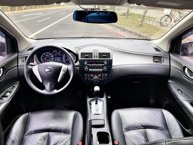 NISSAN日產 TIIDA  第5張相片