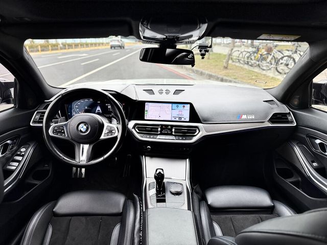 BMW寶馬 330I  第5張相片