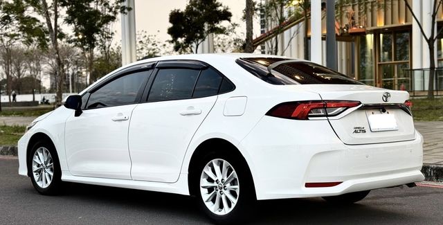 TOYOTA豐田 ALTIS  第2張相片