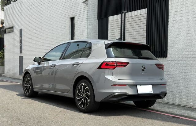 VOLKSWAGEN福斯 GOLF  第2張相片