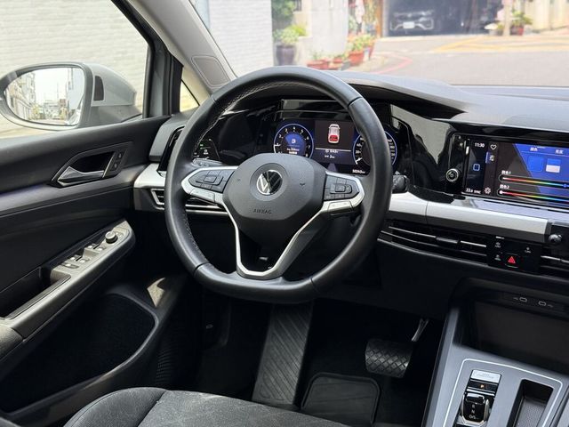 VOLKSWAGEN福斯 GOLF  第5張相片